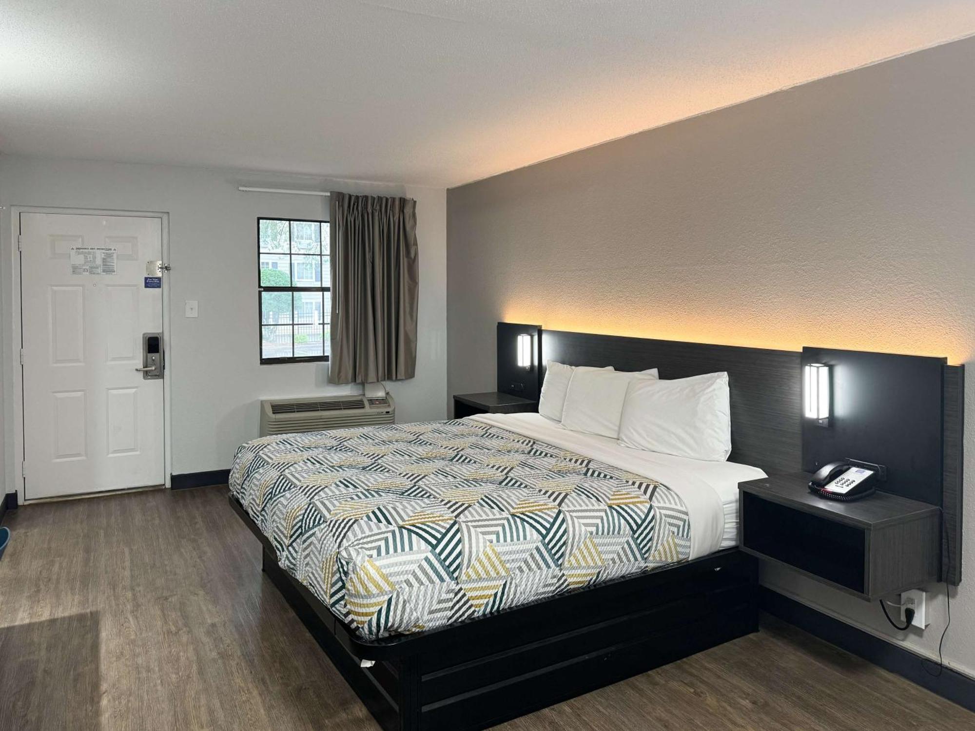 Motel 6 Huntsville Al University Dr. Εξωτερικό φωτογραφία