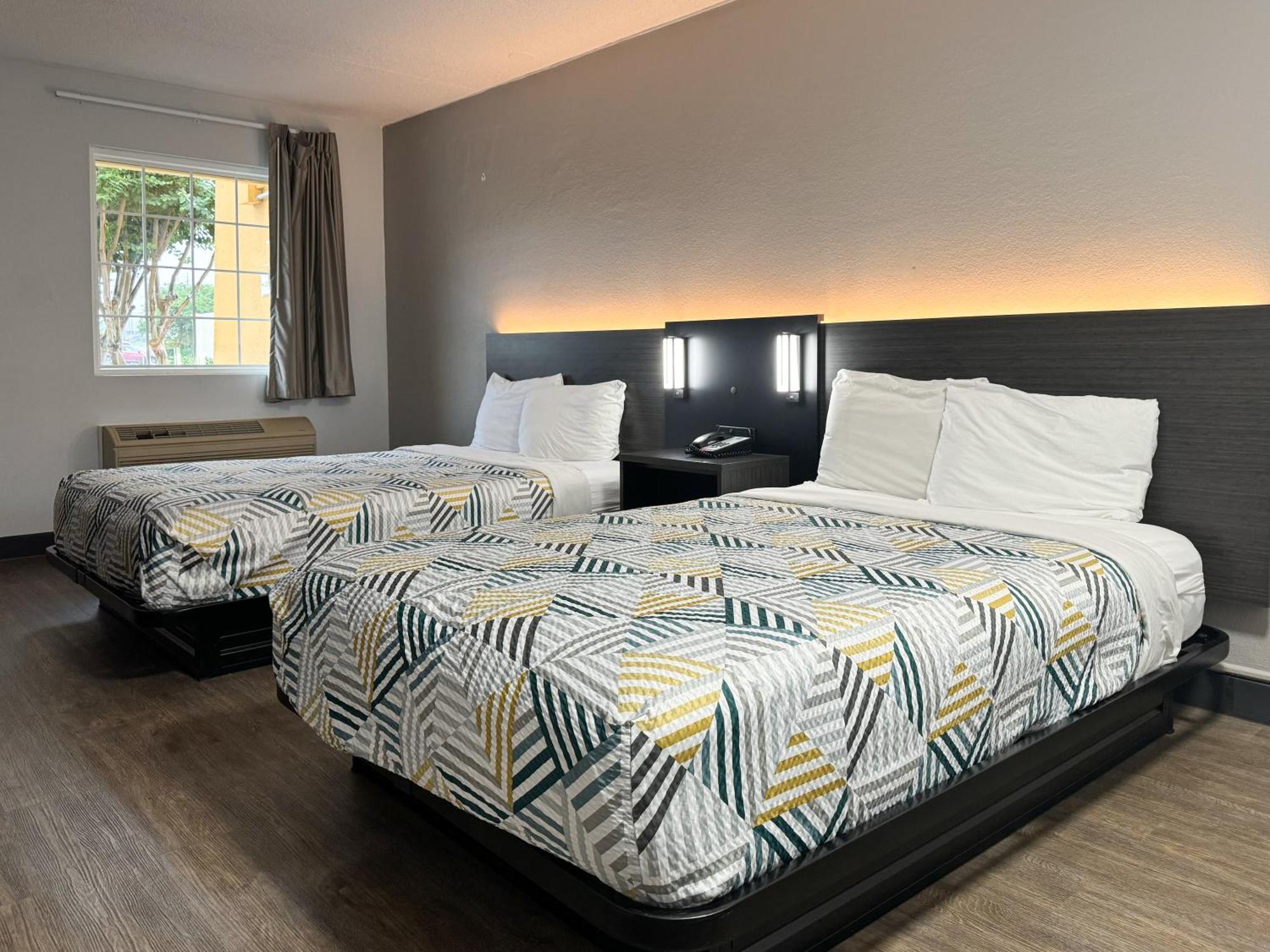 Motel 6 Huntsville Al University Dr. Εξωτερικό φωτογραφία