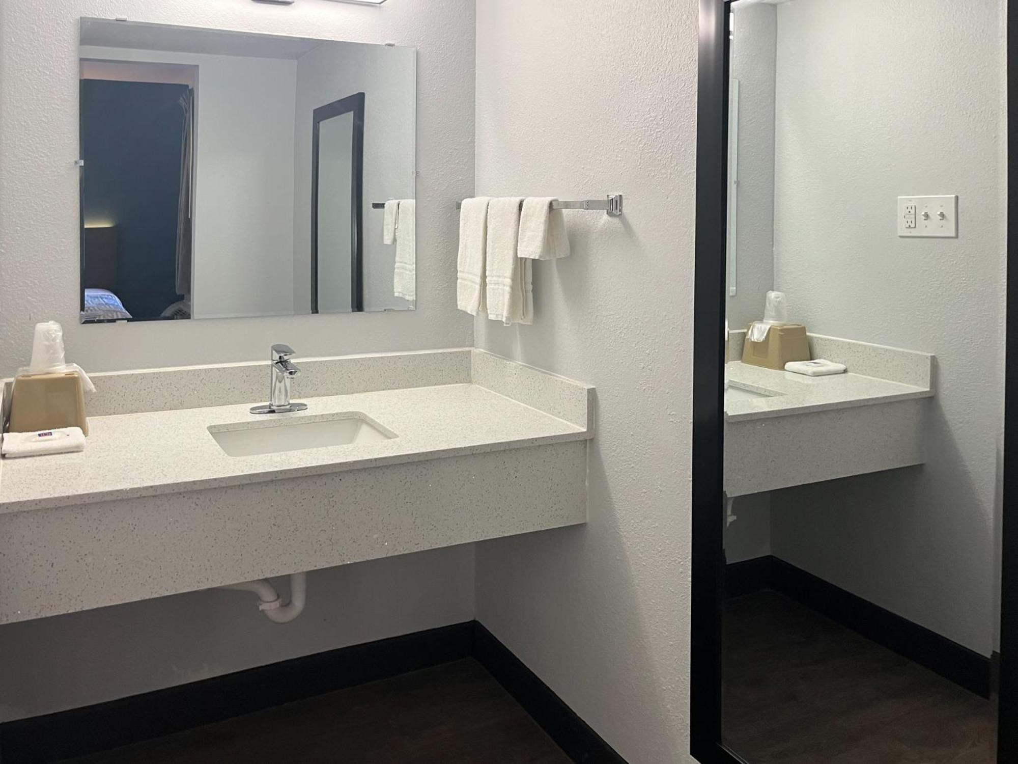 Motel 6 Huntsville Al University Dr. Εξωτερικό φωτογραφία